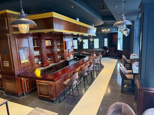 iconic coworking hotel
