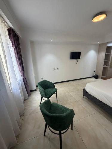 iconic coworking hotel