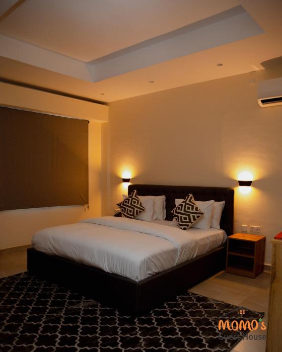 momos hotel