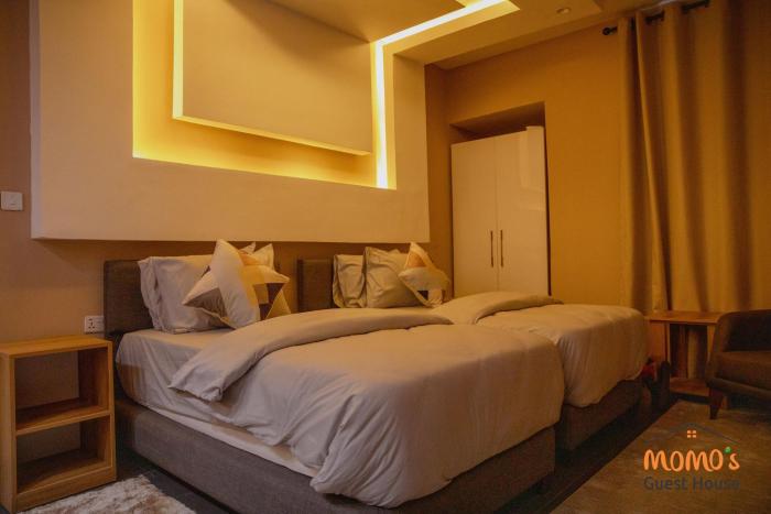 momos hotel