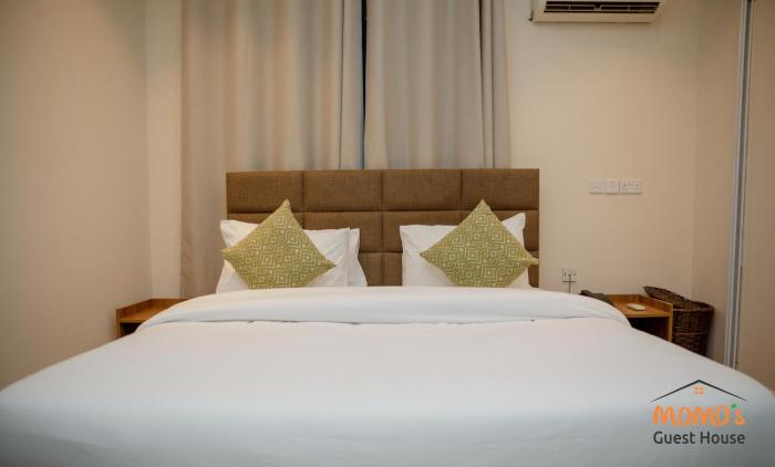 momos hotel