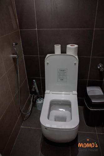 momos hotel