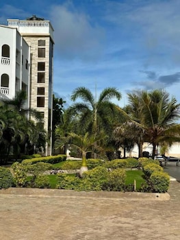 rosa mystica diani beach apartments