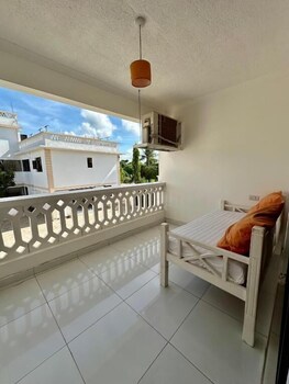 rosa mystica diani beach apartments