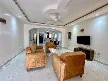 rosa mystica diani beach apartments