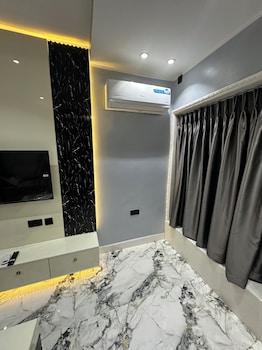 apartment 5