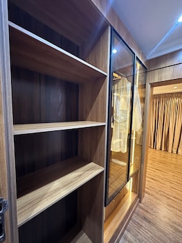 apartment 5