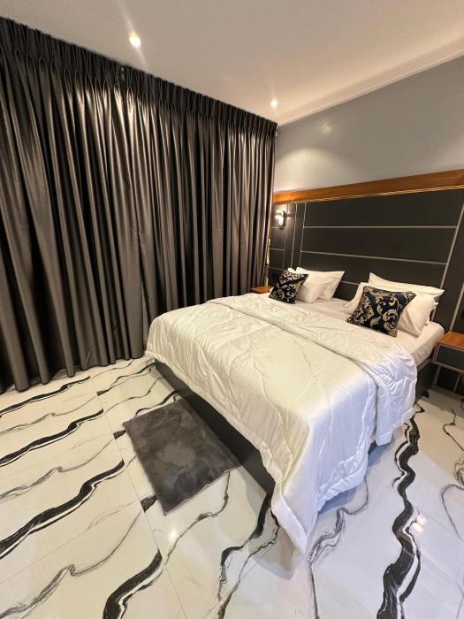 apartment 5
