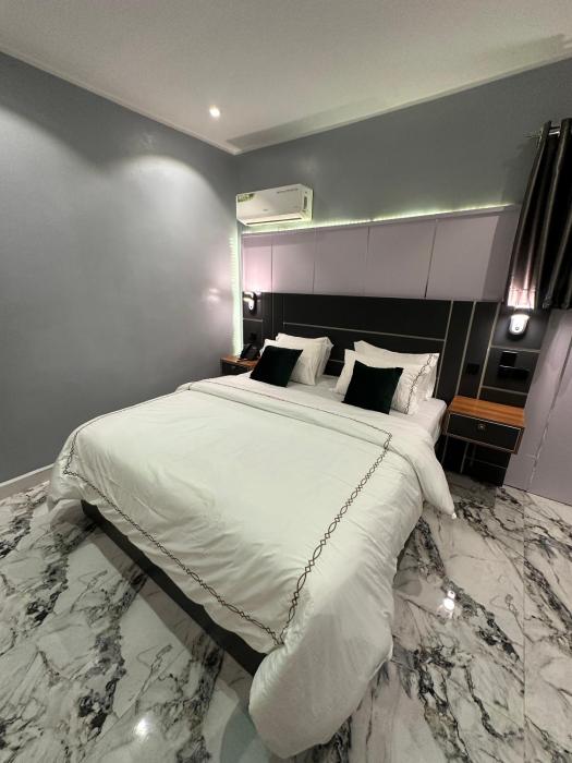 apartment 5