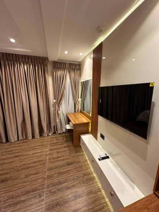 apartment 5