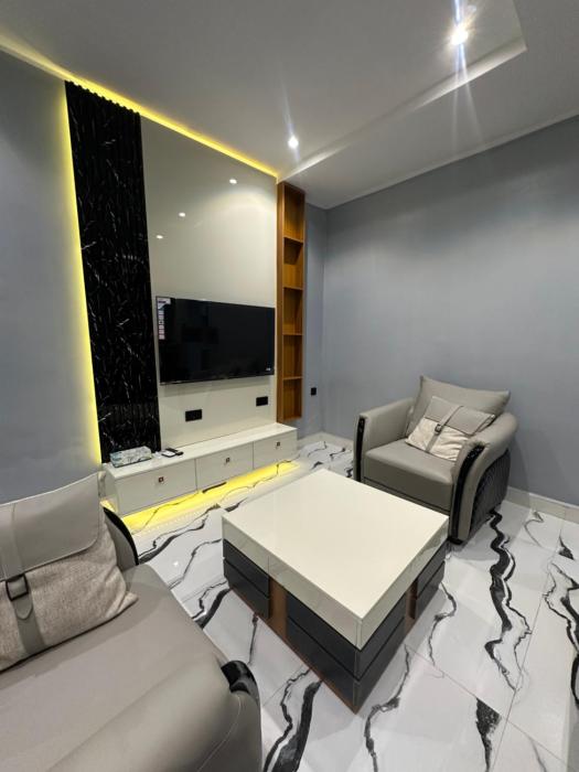 apartment 5