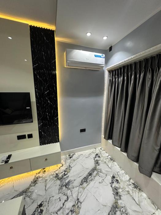 apartment 5