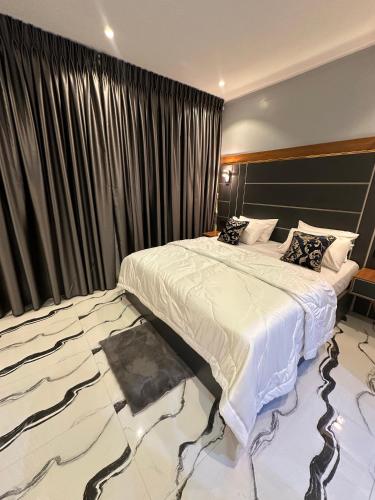 apartment 5