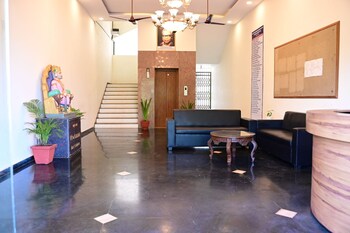 Maharaja Agrashen Bhawan,,3 star