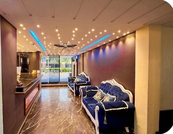 The Hierarchy Hotel,,3 star