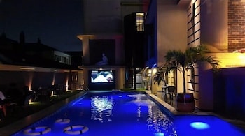 The Hierarchy Hotel,,3 star
