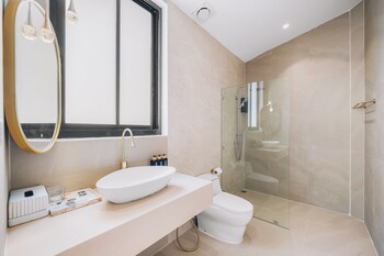 Leva Boutique Hotel,,3 star