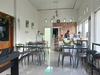Pulmo Guesthouse Bromo,,2 star