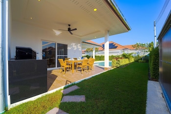 brand new modern 3 bedroom villa mb20
