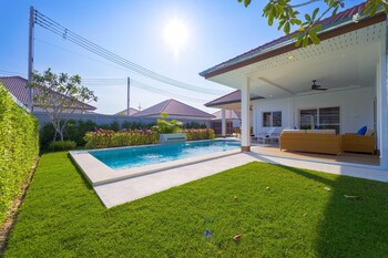 brand new modern 3 bedroom villa mb20