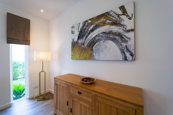 brand new modern 3 bedroom villa mb20