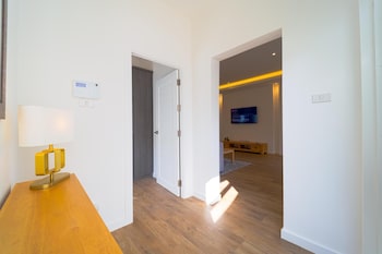 brand new modern 3 bedroom villa mb20