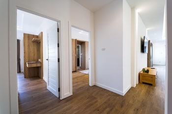 brand new modern 3 bedroom villa mb20