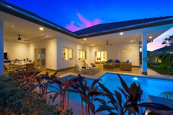 brand new modern 3 bedroom villa mb20
