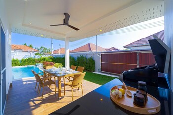 brand new modern 3 bedroom villa mb20
