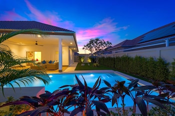 brand new modern 3 bedroom villa mb20