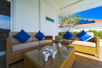 brand new modern 3 bedroom villa mb20