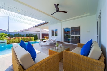 brand new modern 3 bedroom villa mb20
