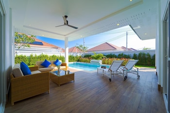 brand new modern 3 bedroom villa mb20
