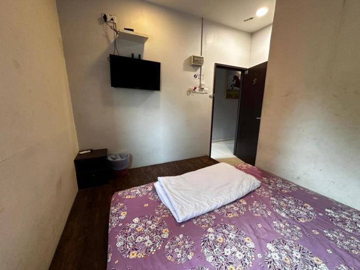 oyo 91242 muar golden horse hotel