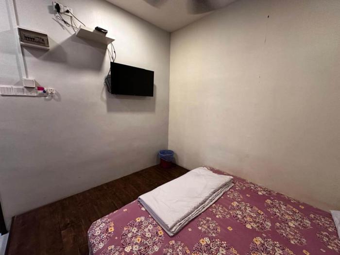 oyo 91242 muar golden horse hotel