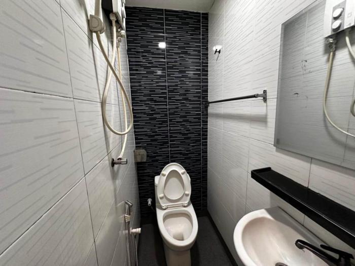 oyo 91242 muar golden horse hotel