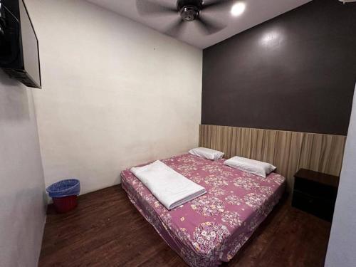 oyo 91242 muar golden horse hotel