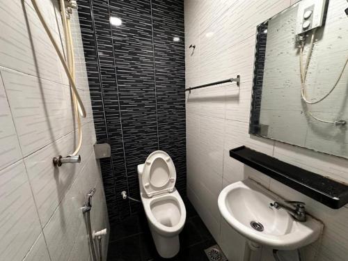 oyo 91242 muar golden horse hotel