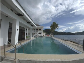 Salacia Beachfront Resort,,2 star