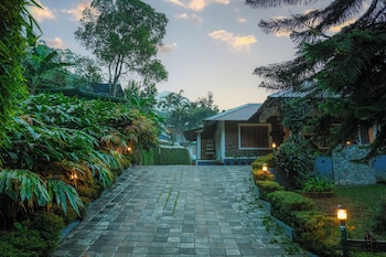 bracknell resort munnar