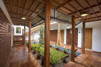 bracknell resort munnar