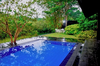 elite black villa