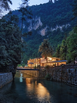 zhangjiajie zen retreat