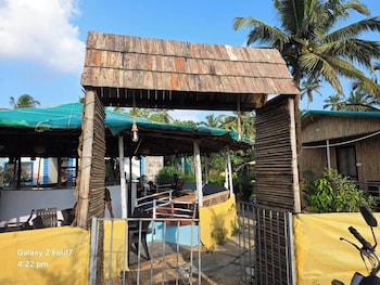 wood castle arambol