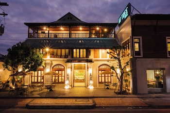 at tree hotel thaphae gate chiangmai