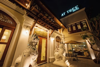at tree hotel thaphae gate chiangmai