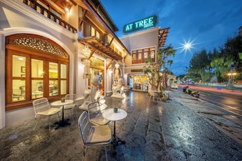 at tree hotel thaphae gate chiangmai