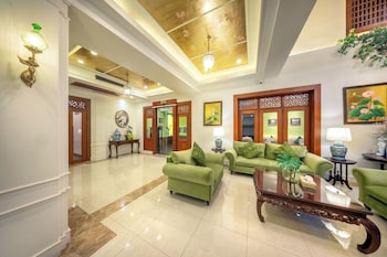 at tree hotel thaphae gate chiangmai