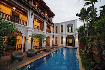 at tree hotel thaphae gate chiangmai