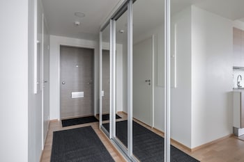12Th Floor Sauna Retreat With Views,,3 star